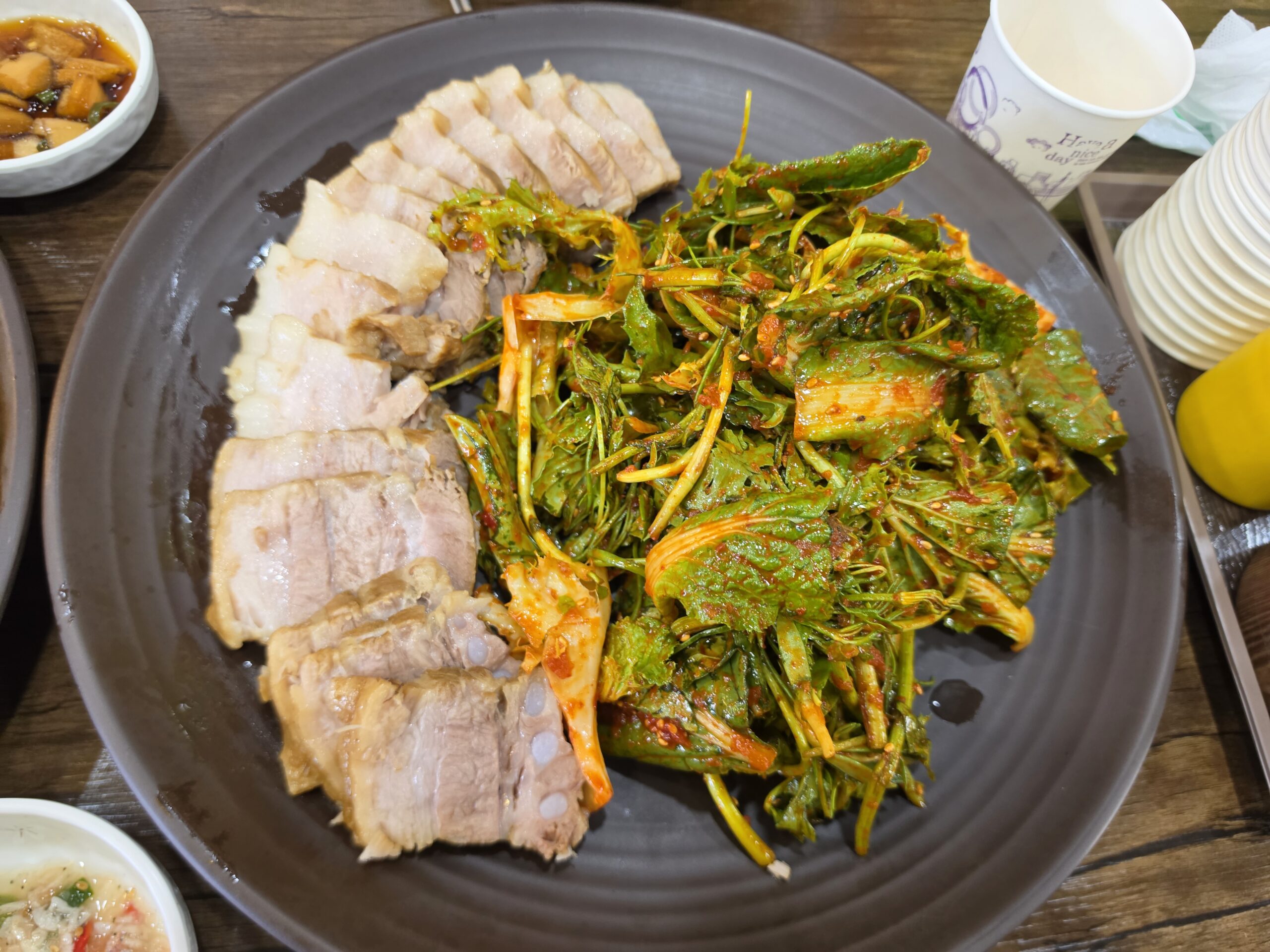 포천 가족 여행 맛집 벚골도토리막국수 신읍점 실내